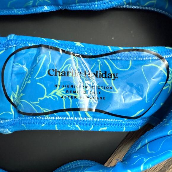 Charlie Holiday Amanda High Waisted Floral Bikini Bottom Size XS New with Tag - Picture 4 of 6